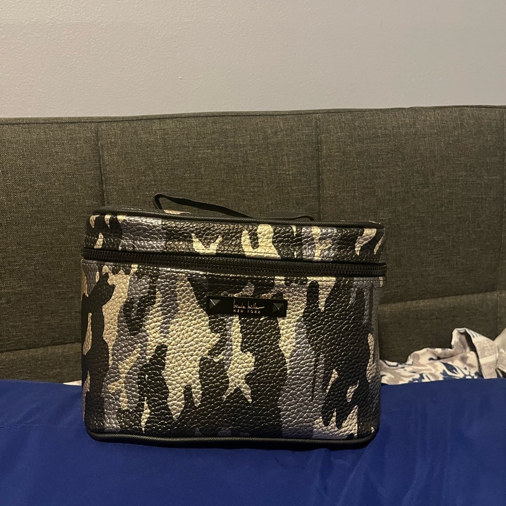 Makeup bag